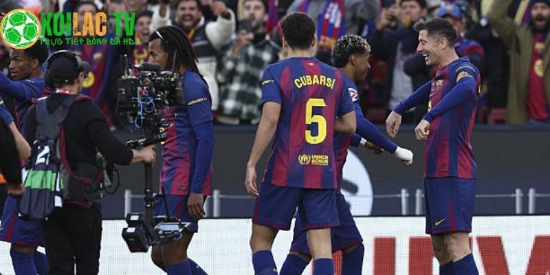 Barcelona gã khổng lồ hồi sinh từ bão tố Barcelona gã khổng lồ hồi sinh từ bão tố